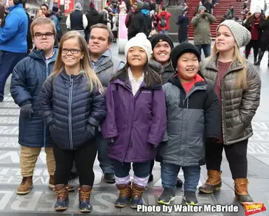 Photo Coverage The Cast Of 7 Little Johnstons Film Their Visit To