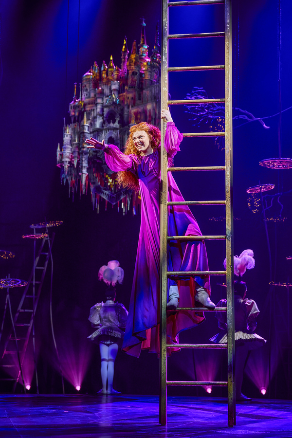Photos: First Look at HEX at the National Theatre!