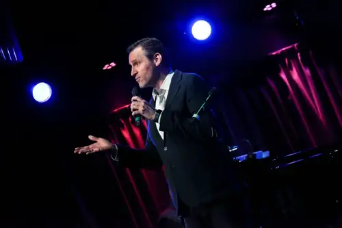 BWW Review: A NIGHT WITH KEVIN SPIRTAS at The Green Room 42 Puts The Leading Man At The Musical Mic, Where He Belongs