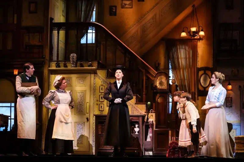 BWW REVIEW: MARY POPPINS returns to Sydney to enchant a new generation with The Tale Of Manners And Magic